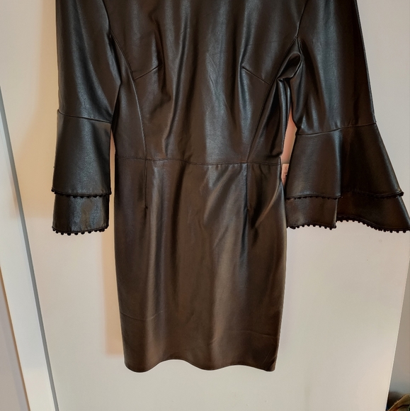 Dress - Picture 2 of 4